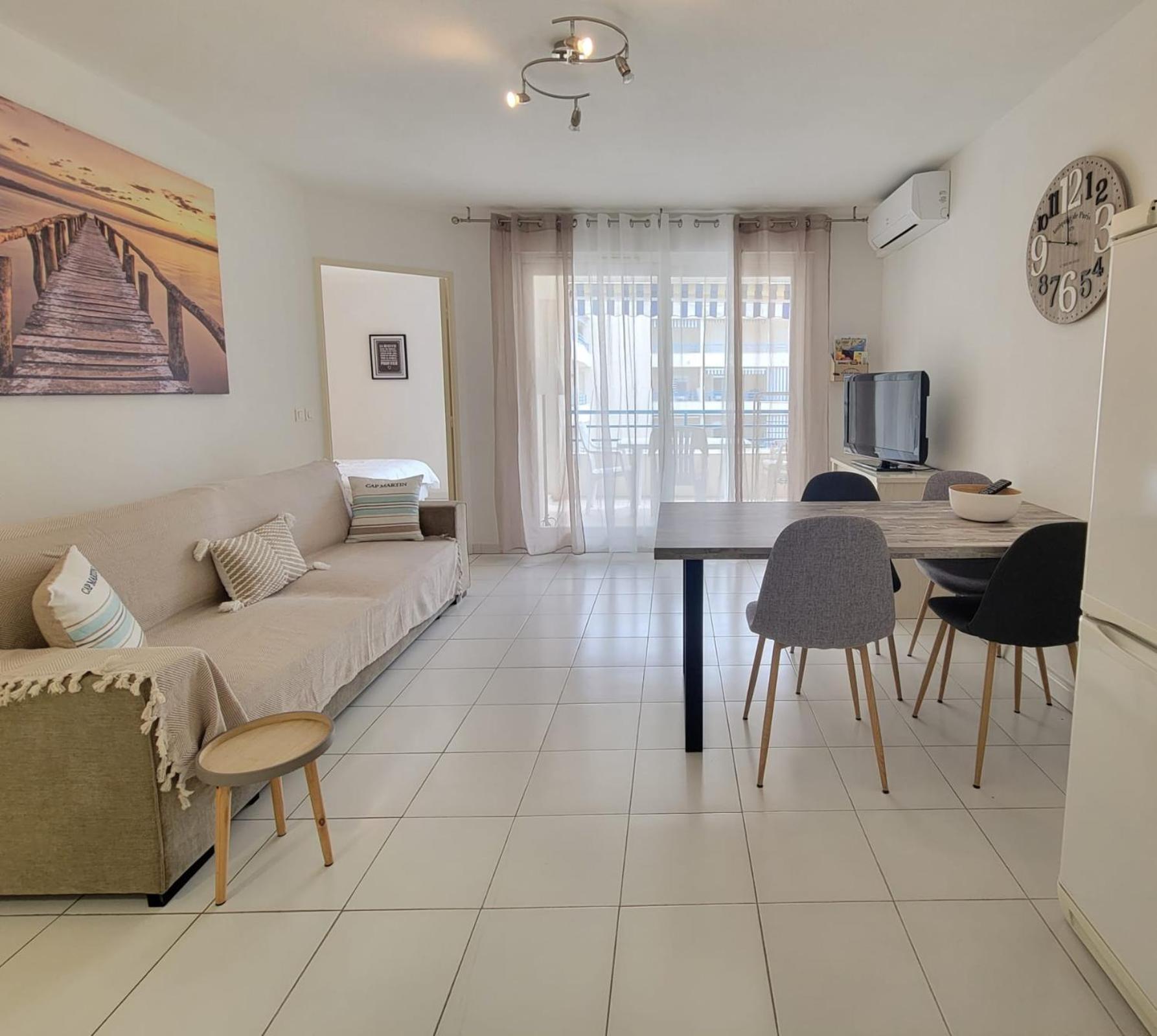 Apartment Charming T2 With Pool And Balcony In Fréjus