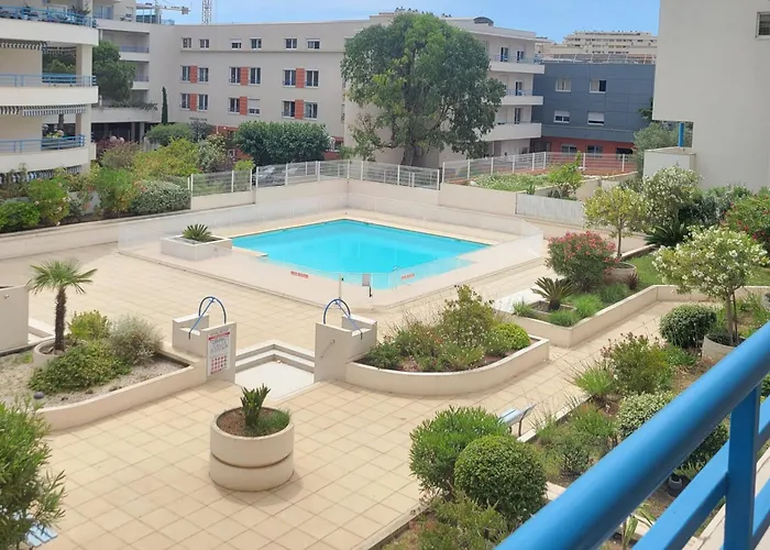 Charming T2 With Pool And Balcony In Frejus