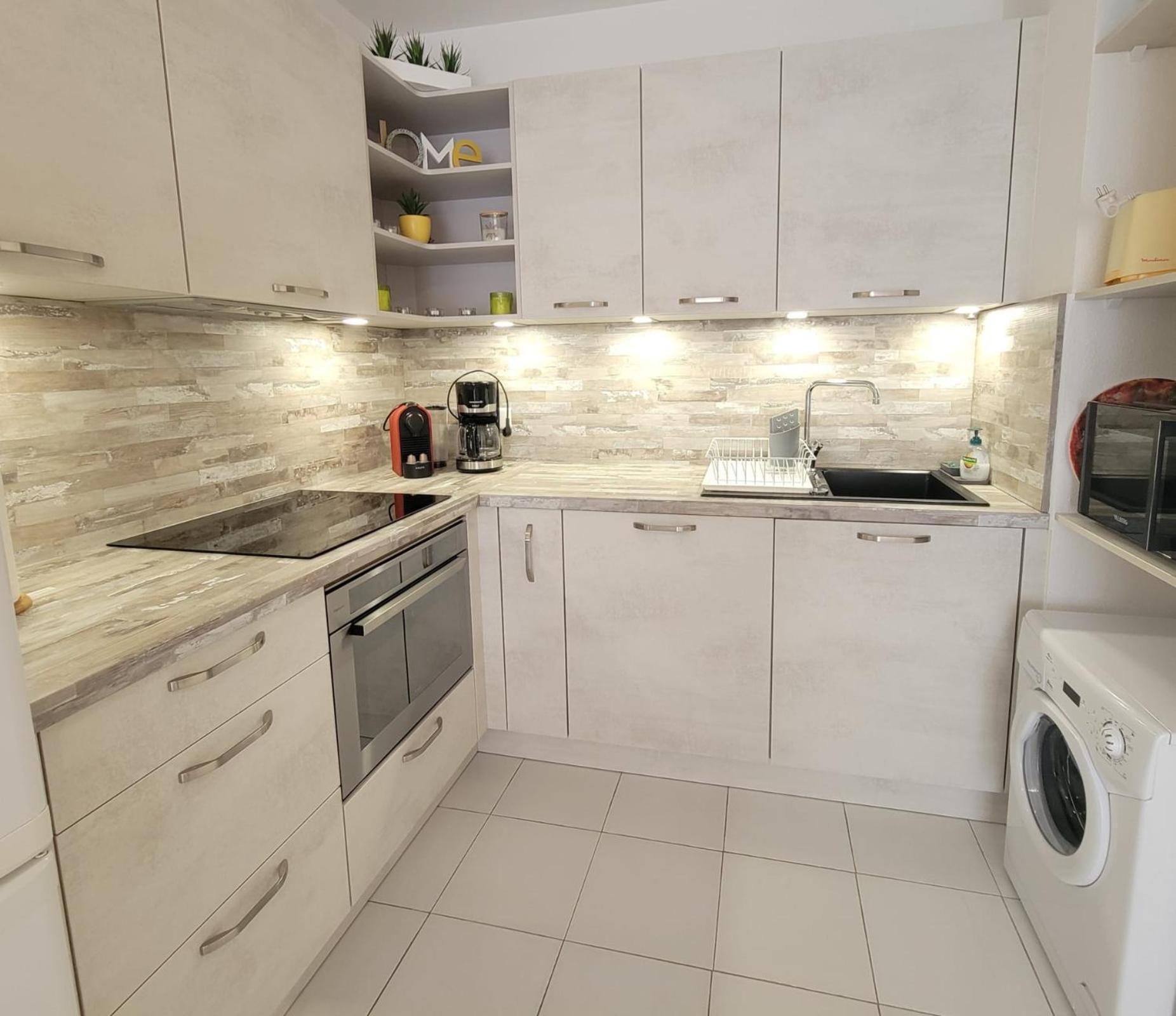 Appartement Charming T2 With Pool And Balcony In *