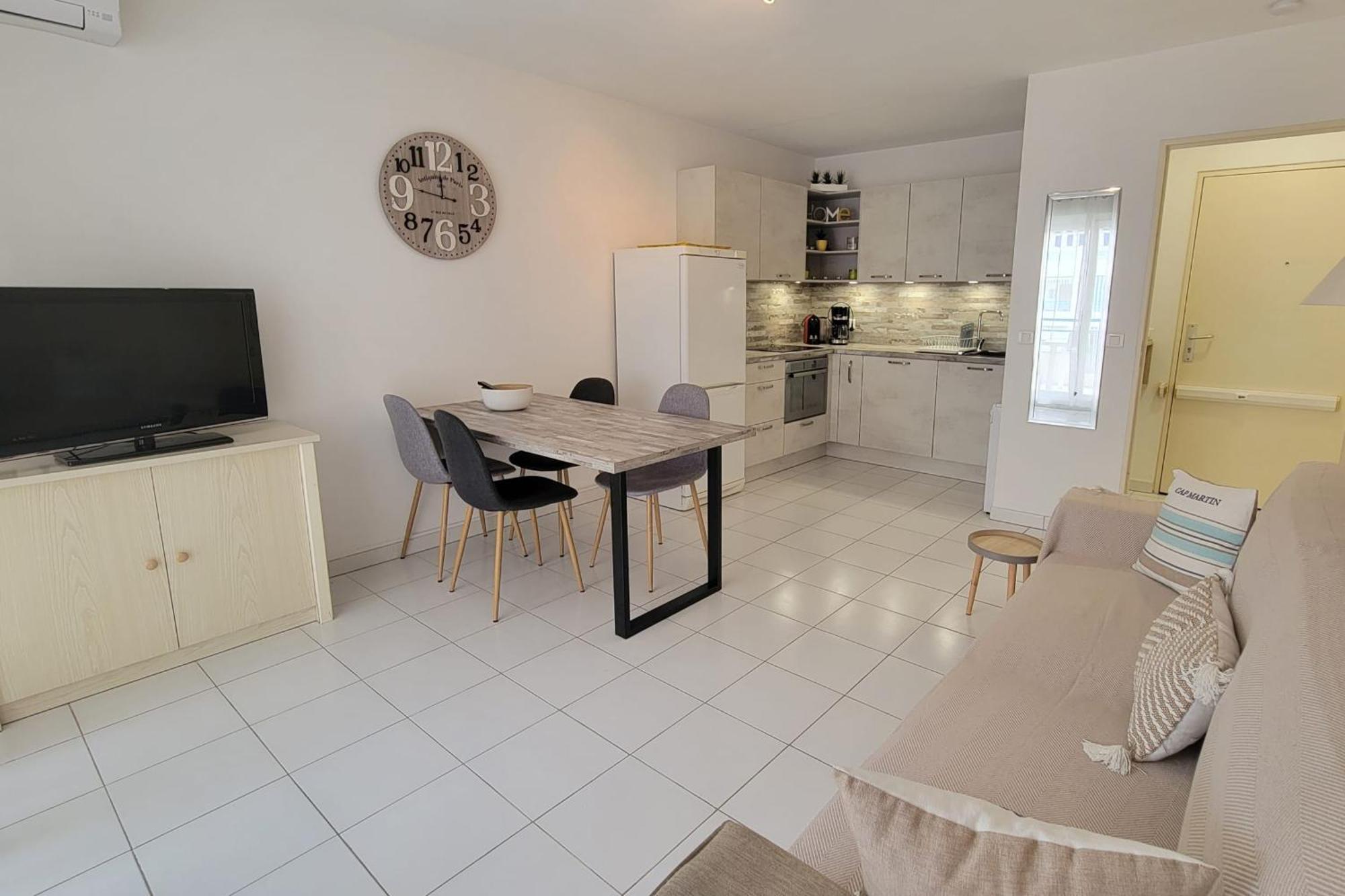 Charming T2 With Pool And Balcony In