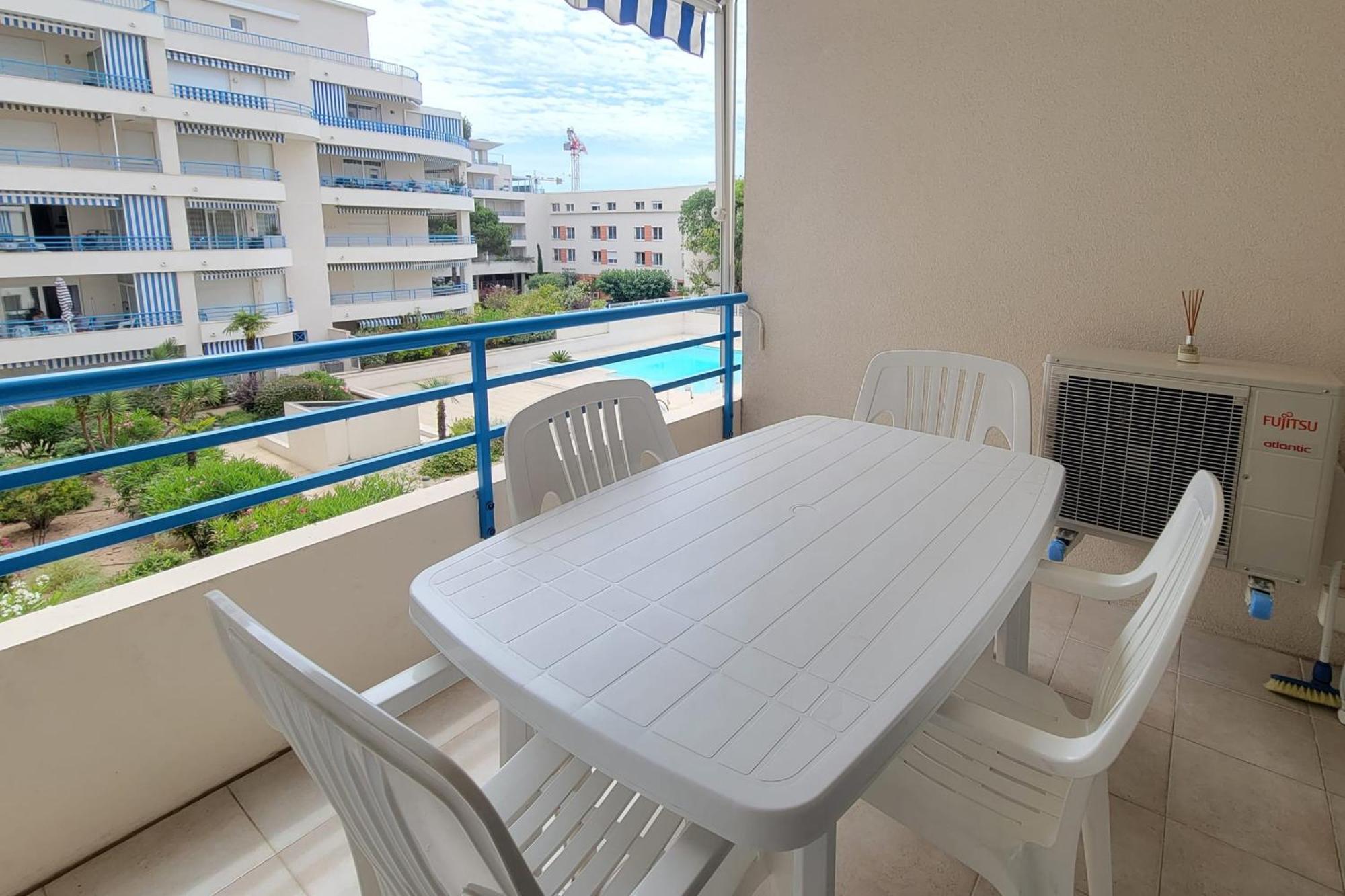 Charming T2 With Pool And Balcony In Fréjus